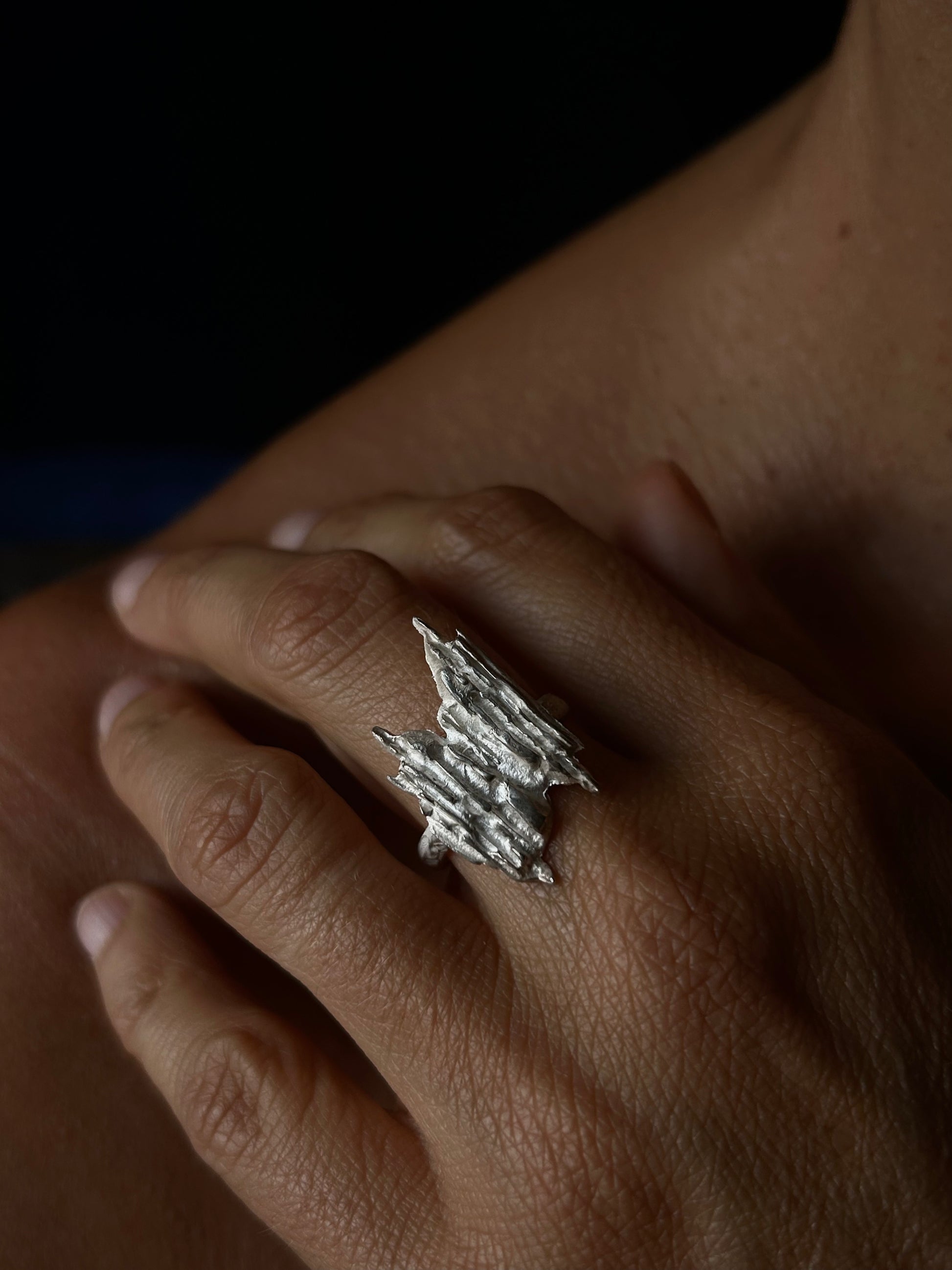 Silver ring Oxys